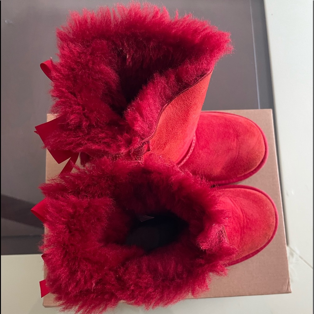 Toddler red uggz “Bailey Bow ll”